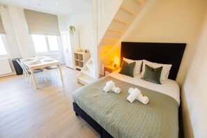 1 chambre, bureau, fer et planche à repasser, Wi-Fi