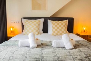 2 habitaciones, escritorio, tabla de planchar con plancha y wifi 