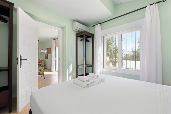 Family Apartment (2 Bedrooms) | 2 bedrooms, iron/ironing board, bed sheets - Stay U-nique Apartments Goya II (Rincon de la Victoria)