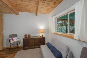 House, 3 Bedrooms | Ruang tamu | Perkhidmatan penstriman 