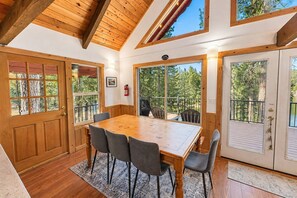 House, 3 Bedrooms | Dining