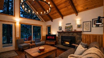 House, 3 Bedrooms | Living area