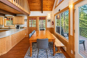 House, 3 Bedrooms | Dining