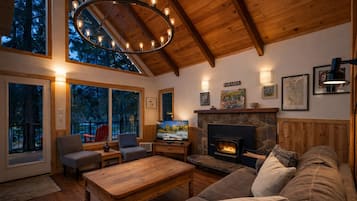 House, 3 Bedrooms | Ruang tamu | Perkhidmatan penstriman