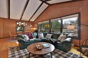 House, 3 Bedrooms | Living area - Shreadquarters 3 Bedroom Home (Killington)