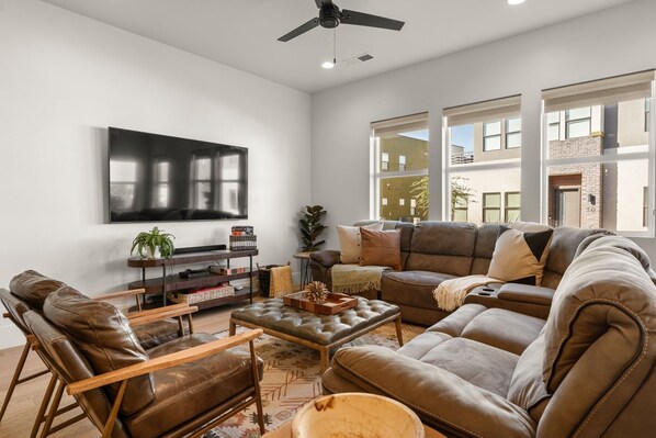 Townhouse, 4 kamar tidur | Area keluarga | Smart TV dan layanan streaming