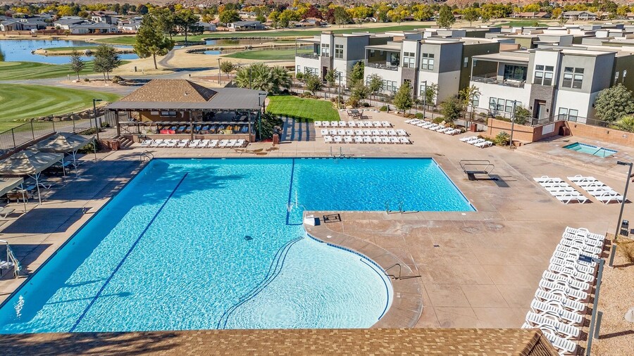 Villa #24 At Bloomington Country Club 4 Bedroom Townhouse