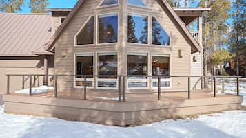 House, 4 Bedrooms | Exterior