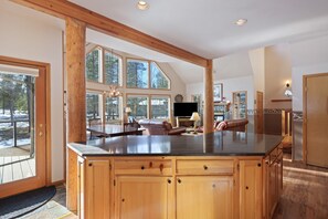 House, 4 Bedrooms | Lobby - 4 Umpqua 4 Bedroom Home (Bend)