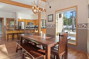 House, 4 Bedrooms | Dining - 4 Umpqua 4 Bedroom Home (Bend)