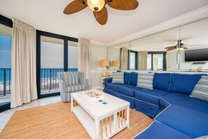 Condo, 3 habitaciones | Área de sala de estar