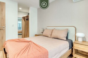 2 bedrooms, iron/ironing board, travel cot, WiFi