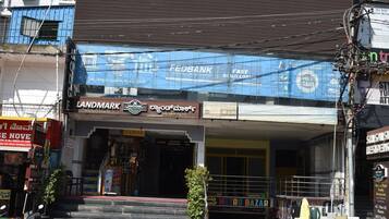 Mặt tiền nơi lưu trú