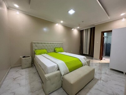 Cozy 2-bedroom apartment in charming Kigali with WiFi