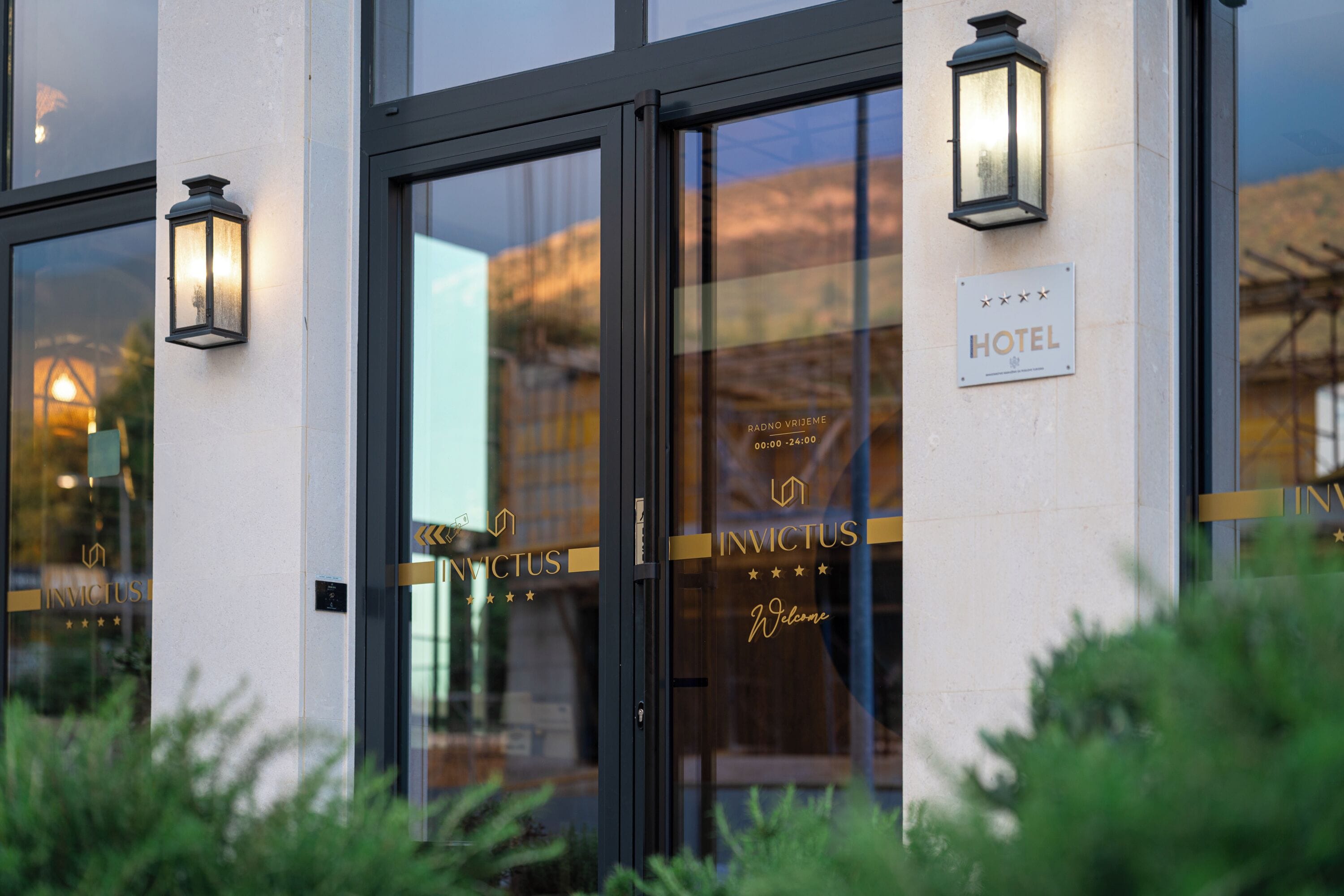 Overnatningsstedets indgangsparti