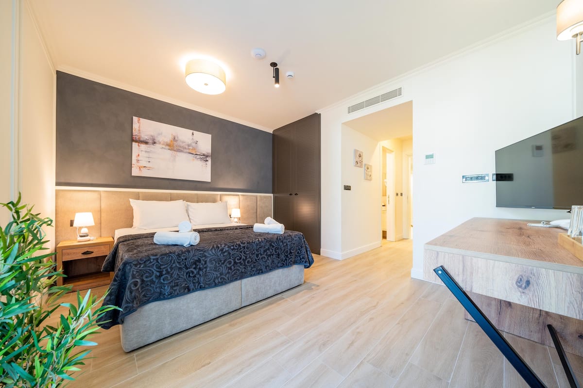 Superior kamer, 1 twee- of 2 eenpersoonsbedden, balkon | 1 slaapkamer, lakens van Egyptisch katoen, luxe beddengoed, een minibar