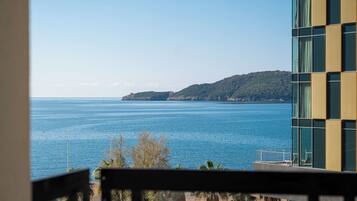 Junior-huoneisto, patio | Näkymä rannalle/valtamerelle