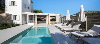 Villa Mareli - Beachside Villa with Heated Pool
