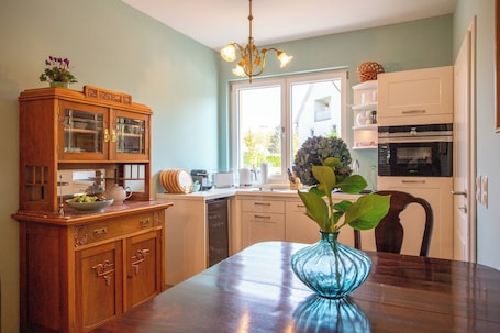 舒适公寓, 无烟房, 私人浴室 | 私人厨房 | 冰箱、微波炉、烤箱、炉灶