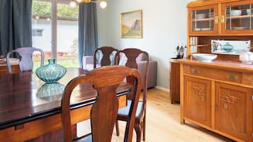 Comfort Apartment, Non Smoking, Private Bathroom | Living area | 50-inch flat-screen TV with cable channels
