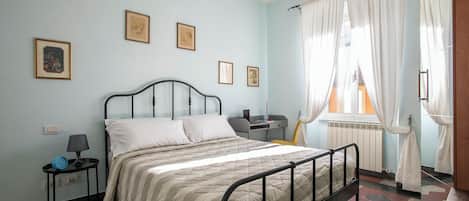 2 bedrooms, in-room safe, iron/ironing board, travel cot