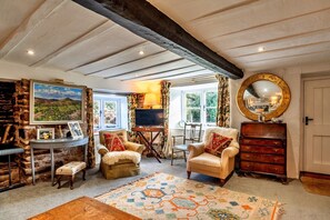 Televisie en een open haard