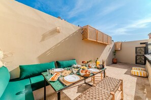 Outdoor dining - Riad Ines 10min from the medina - Swimming pool - Breakfast (Marrakech)