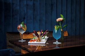 Bar (on property) - Swiss Diamond Boutique Hotel La Romantica (Melide)