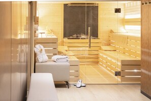 Couples treatment rooms, sauna, hot tub, steam room, Turkish bath