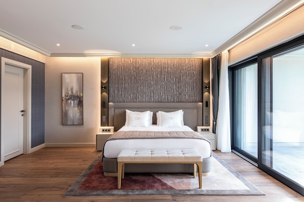 خزنة داخل الغرفة وواي فاي مجانًا