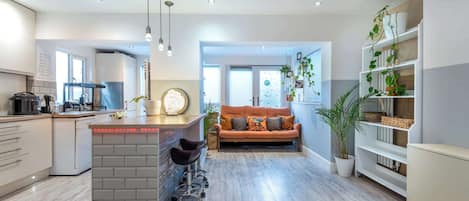 テレビ、書斎 / ワークスペース