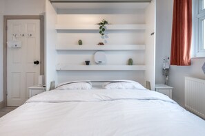 4 Schlafzimmer, Bügeleisen/Bügelbrett, Internetzugang, Bettwäsche