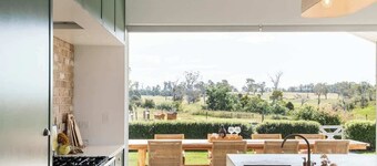 A Farmhouse escape 15 minutes from Launceston