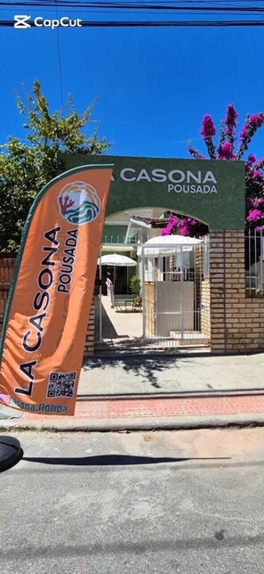 Front of property - La Casona (Florianópolis)