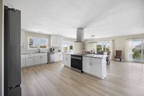 Dishwasher, coffee/tea maker - Haney's Penthouse - Tri-plex, 4-bedroom (Pawleys Island)