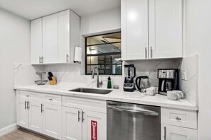 Interior - Tropical Getaway | Heated Pool & Patio Retreat (Fort Lauderdale)