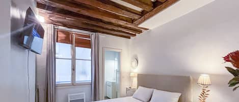 Fer et planche Ă repasser, Wi-Fi gratuit, draps fournis