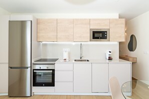 Frigorifero, microonde, forno, lavastoviglie