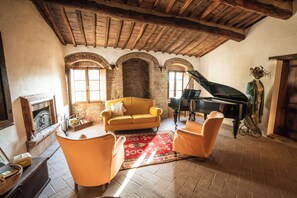 Double Cozy | Living area