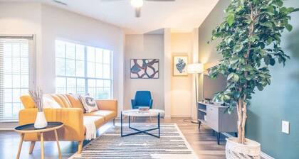 Boulevard Stays Tranquil 1BR King Suite Pool, Parking & Gym 01