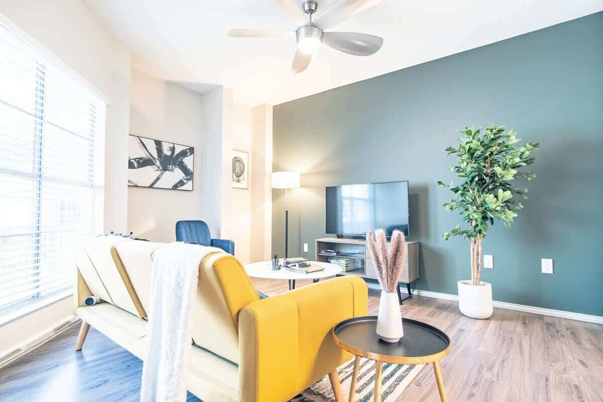 TV, fireplace, offices