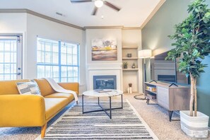 TV, peis og kontorer