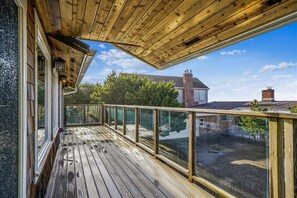 Terrace/patio - Sea Dreams - New Listing! (Cannon Beach)