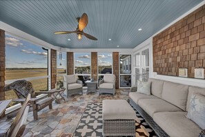 智能電視、乒乓球設施、音響、 辦公室