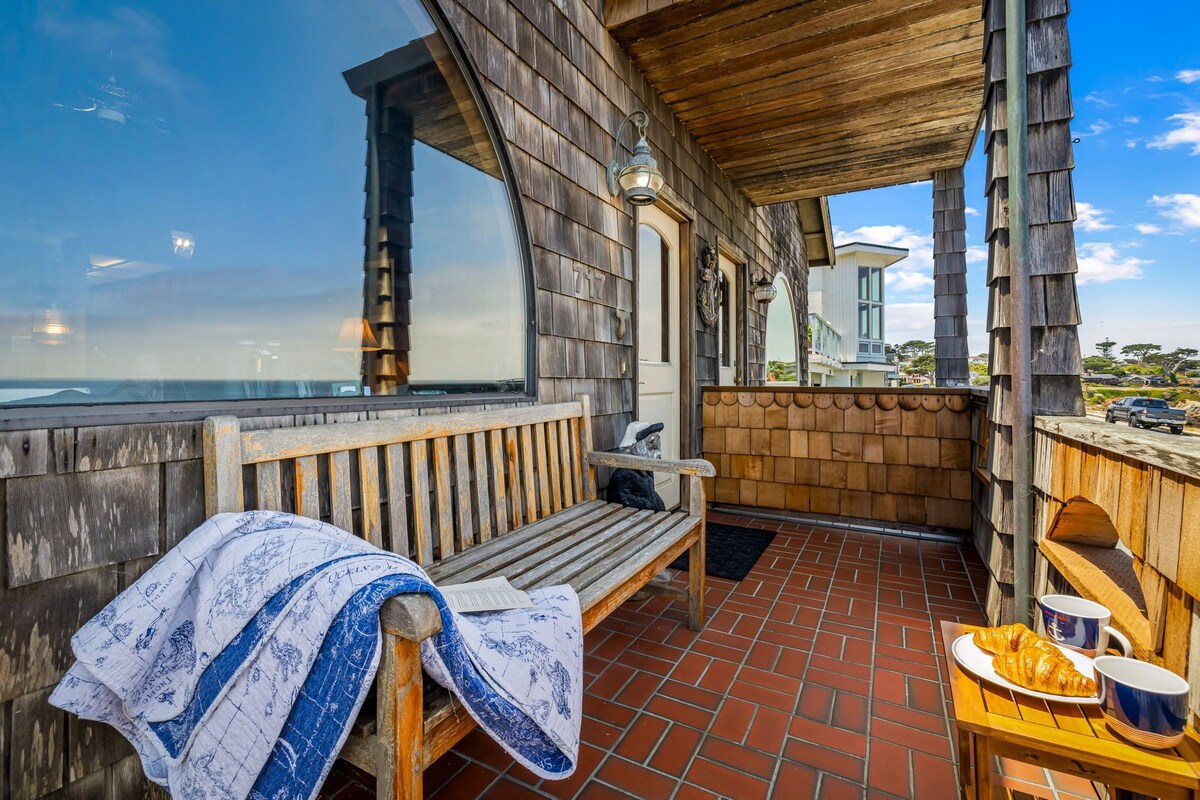 Photo 4 of 3965 Marine Gardens - Oceanfront with Bay Views