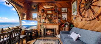 3965 Marine Gardens - Oceanfront with Bay Views