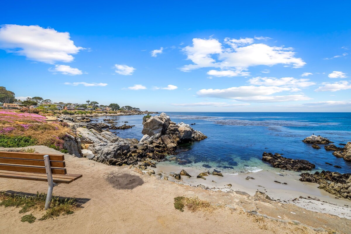 3965 Marine Gardens - Oceanfront with Bay Views