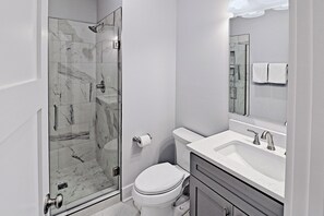 Secador de pelo y toallas