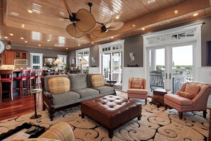 Smart TV, fireplace, stereo - L'Attitude is a beautiful four-bedroom house situated in the harbor. (Bald Head Island)