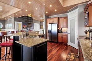 Fridge, microwave, oven, stovetop - L'Attitude is a beautiful four-bedroom house situated in the harbor. (Bald Head Island)